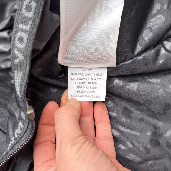 Volcom So Minty Insulated Snow Jacket Girl's Large Pink Snowboarding Hiking Ski - Picture 8 of 14